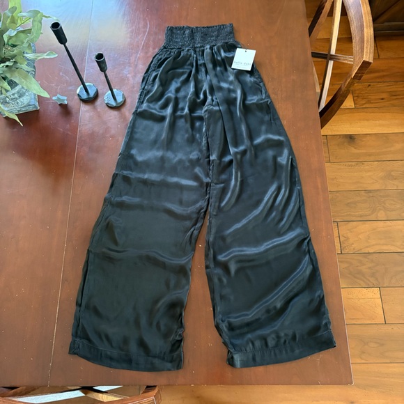 NWT Bella Dahl High Waist Smocked Wide Leg Pant with Pockets - Curpo & Rayon - Picture 2 of 7